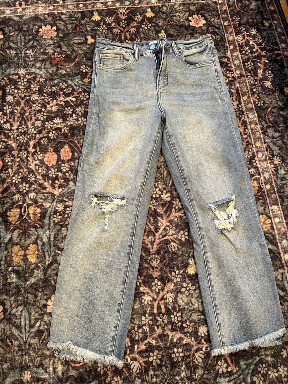 RFM Light Wash Straight-Leg Distressed Jeans